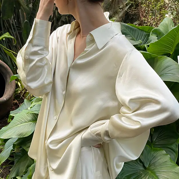 Camicia Donna Seta Bianco Bella Lucentezza, Bottoni A Conchiglia 100% Seta Naturale Può Essere Indossato In Vari Modi