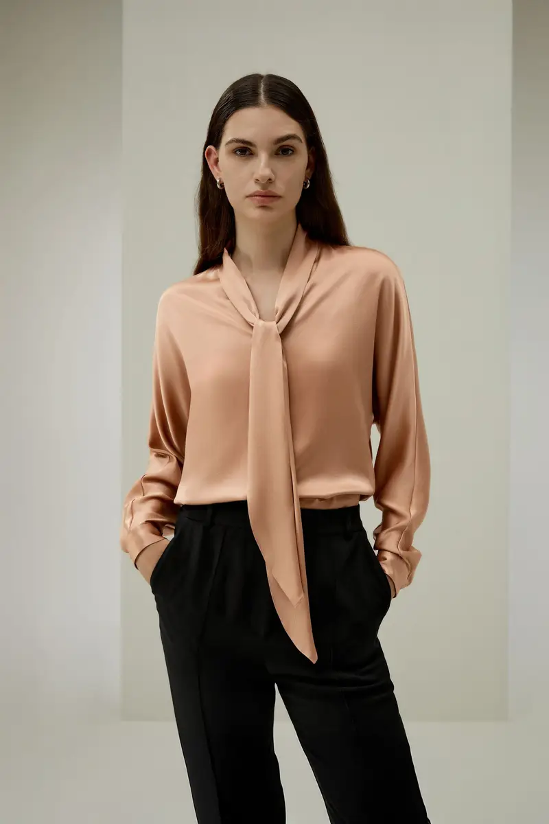 Camicia Donna Seta Laccio Regolabile Al Colloraso Charmeuse 100% Seta Raso Charmeuse 100% Seta Adatto Per Uscite Casual Quarzo Rosa