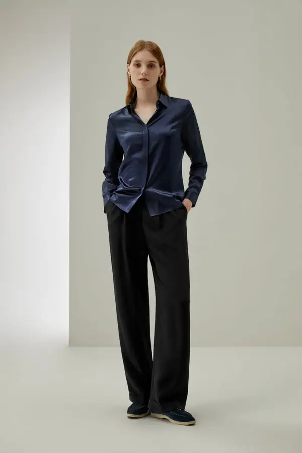 Camicia Seta Blu-Marino - Elegante e Raffinata in Charmeuse Lucida