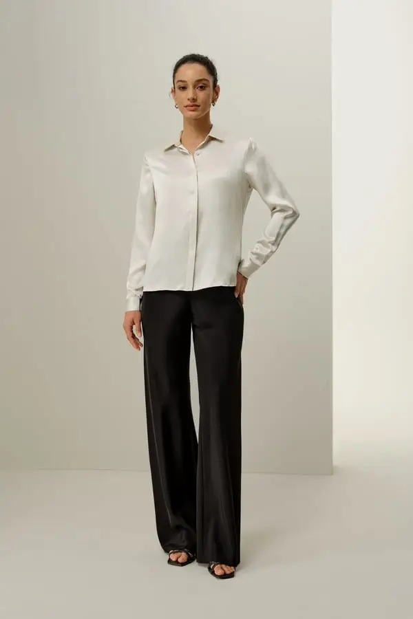 Camicia Seta Classica Grigio Pallido - Elegante & Morbida Seta Charmeuse, Maniche Lunghe, Vestibilità Regolare