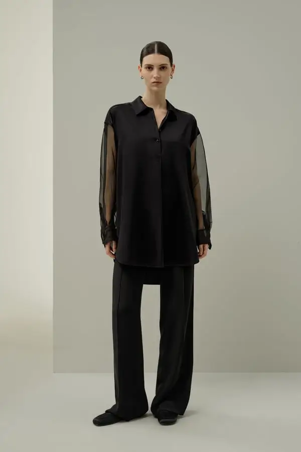 Camicia Seta Oversize con Maniche Organza Nera - Elegante e Moderna Nero