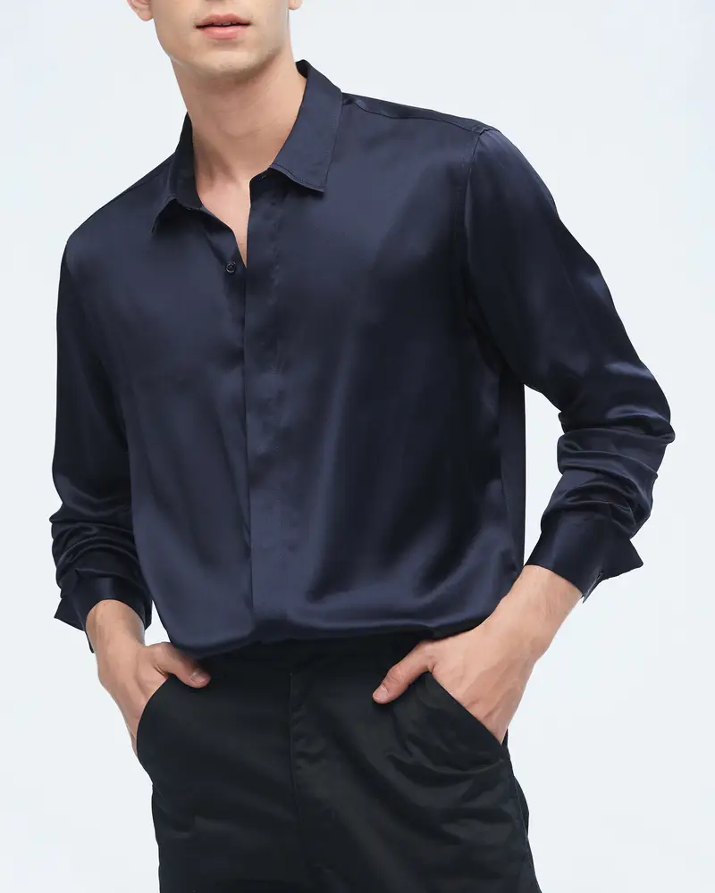 Camicia Seta Uomo Blu-Marino Abbottonatura Con Bottoni Nascosti 100% Seta Di Gelso Delicato Sulla Pelle E Traspirante