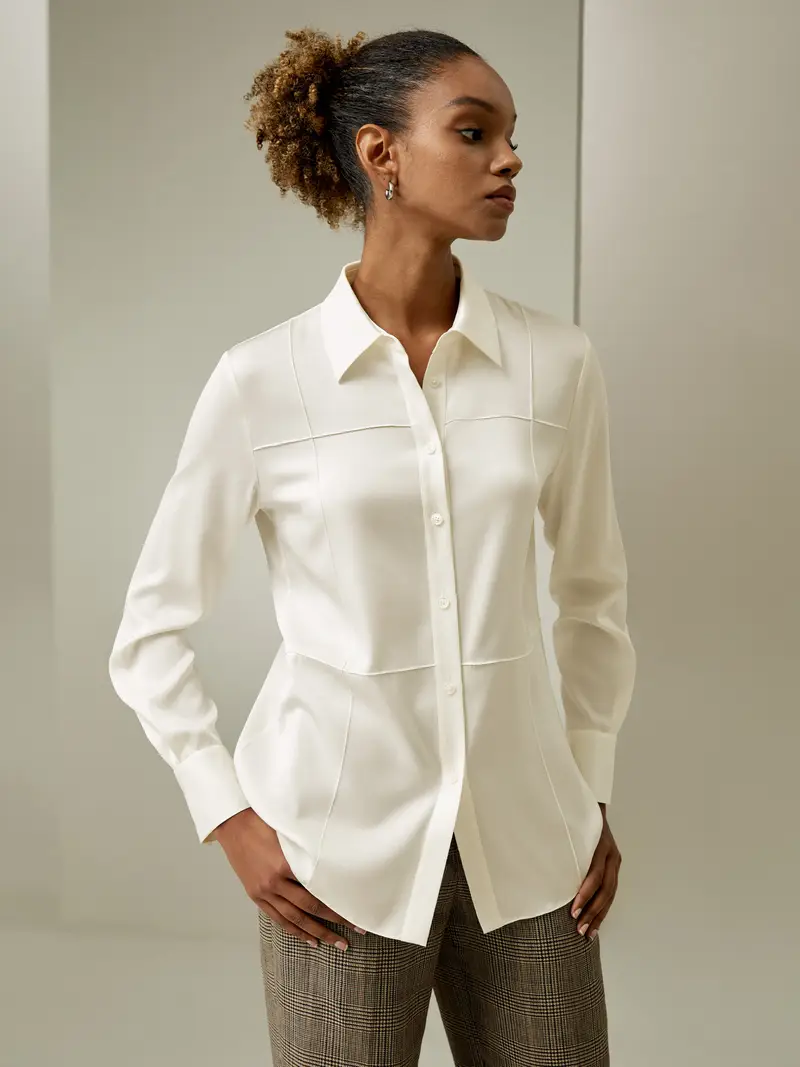 Camicie Donne Eleganti Seta Bianco Fumo Concetto Minimalista Con Dettagli Unici Seta Naturale Più Duraturo E Più Rispettoso Dell'Ambiente