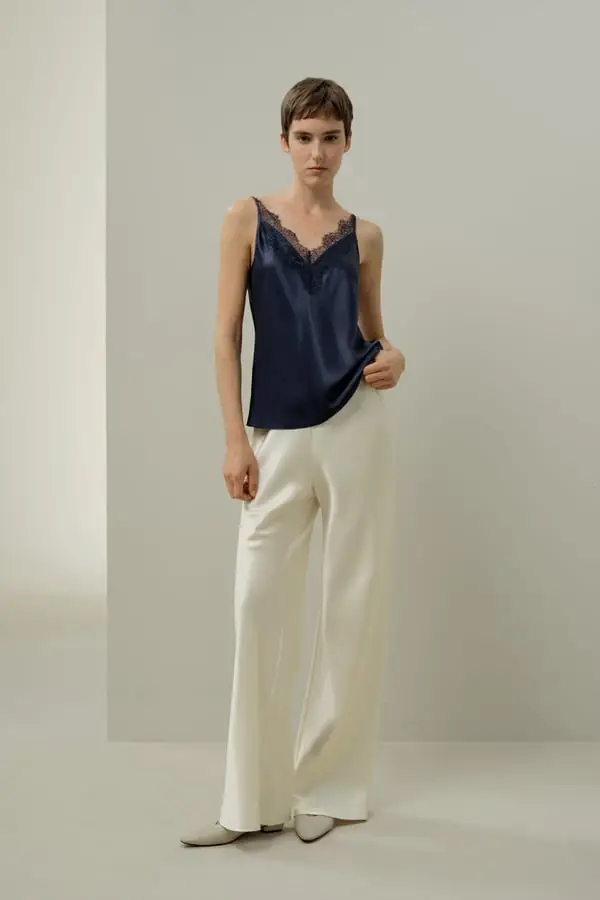 Canotta Donna Elegante in Seta di Gelso con Pizzo Scollo a V Blu-Marino