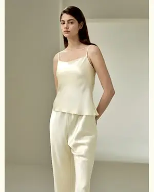 Canotta Seta Donna Una Delicata Scollaturatessitura Lussuosacharmeuse Di Seta Double-Face Charmeuse Di Seta Double-Face Giglio Bianco