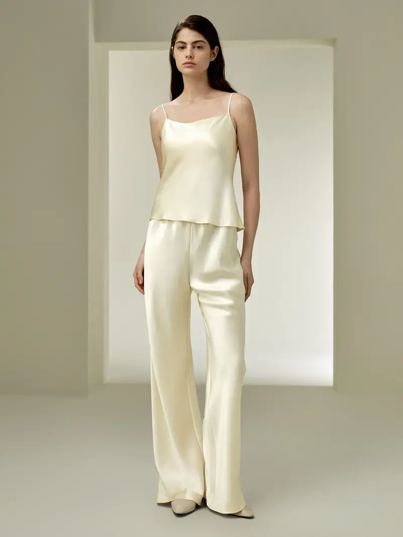 Canottiere Di Seta Compatibile Con La Pellefungo Gelso 100%. Fungo Gelso 100%. Disponibile In Giglio Bianco Petite