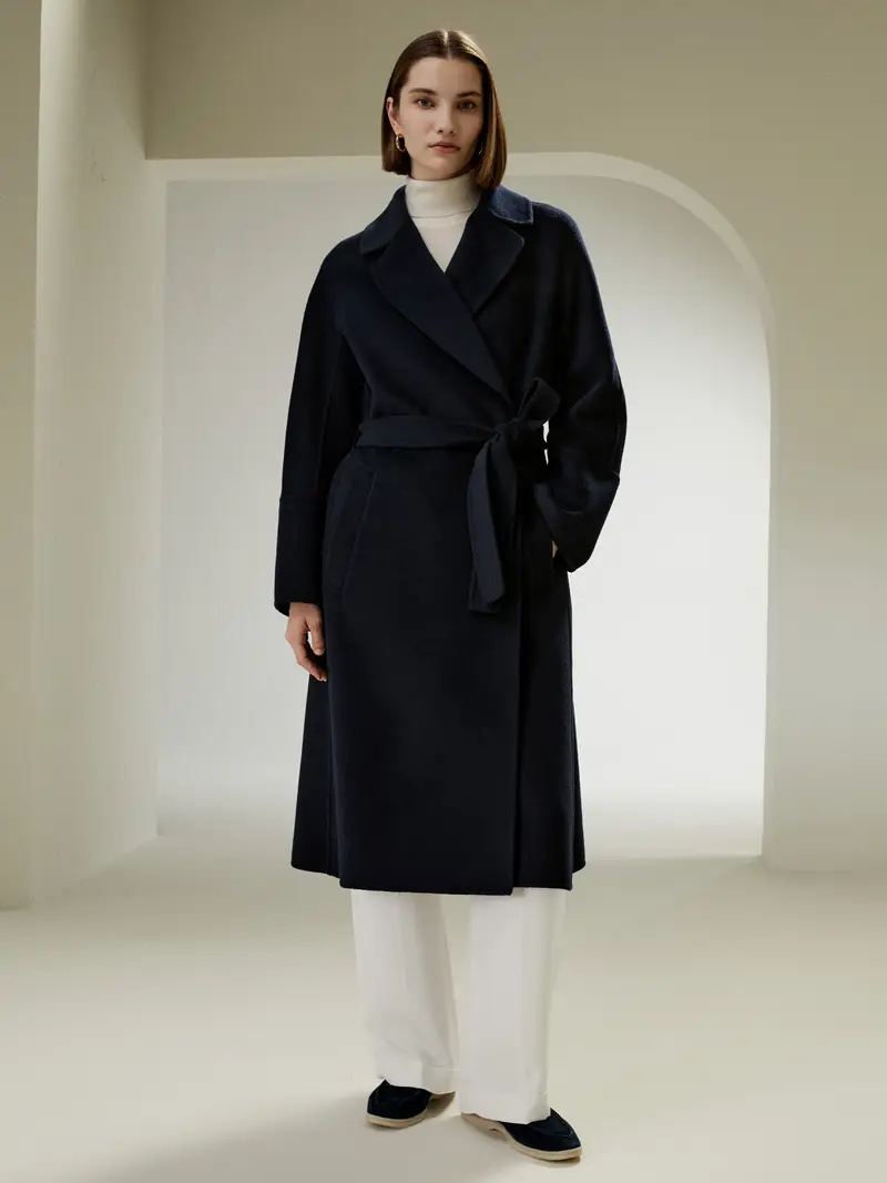 Cappotto Donna Blu Navy Colletto Classico A Revers Larghi 50% Cashmere E 50% Lana Eleganza Senza Tempo E Stile Sofisticato