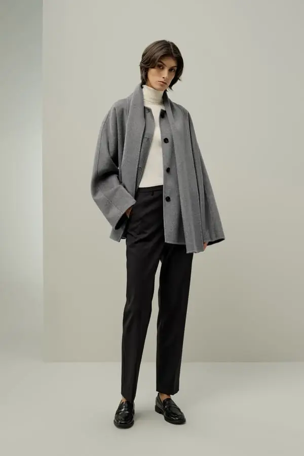 Cappotto Reversibile Seta-Lana Grigio Medio - Elegante e Caldo, Design Minimalista