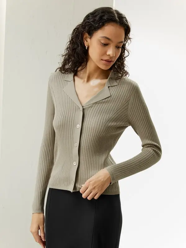 Cardigan Seta Filata Cachi - Morbido e Traspirante, Collo a Bavero, Slim Fit