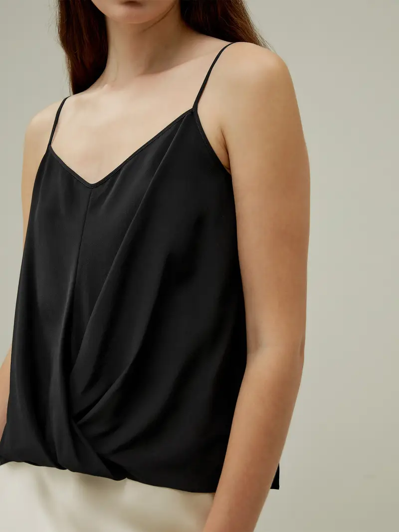 Classica Canotta Progettazione Congiuntacrêpe De Chine Crêpe De Chine Femminile E Lusinghiera Vestibilità Regolare Nero