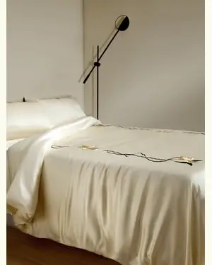 Completo Letto Seta Tecnica Tradizionale Di Ricamo A Mano100% Seta Di Gelso 100% Seta Di Gelso Jacquard Di Giglio Sul Giglio Bianco