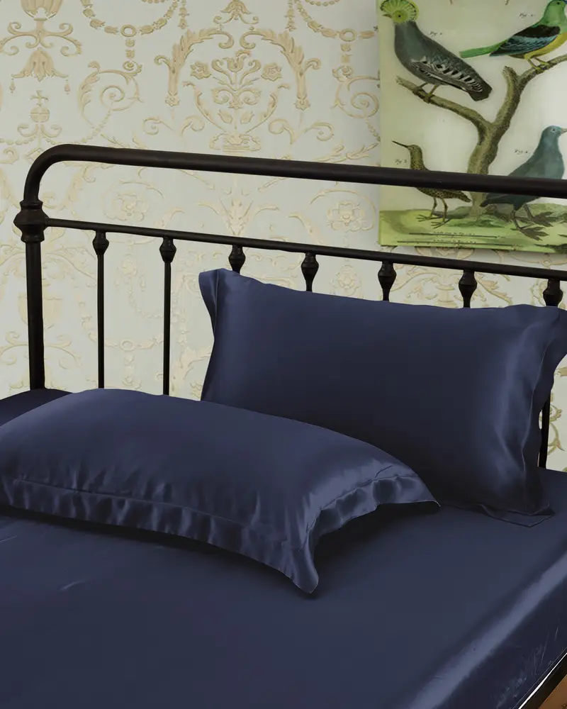 Cuscino Di Seta Per Capelli Blu-Marino Chiusura A Busta Laterale 100% Seta Di Gelso In Un Sonno Profondo E Rigenerante x 75cm