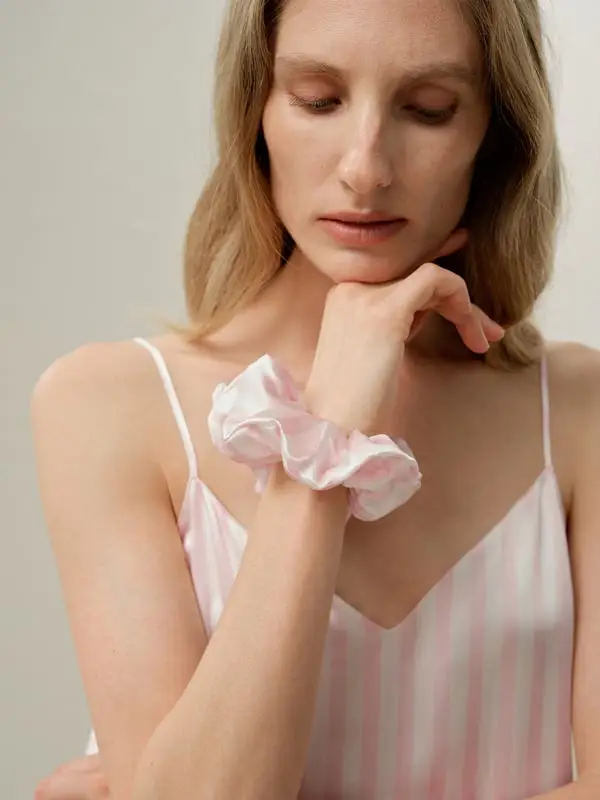 Donna Elastici Capelli in Seta Charmeuse Rigati Rosa Pallido Set 4pz Rosa Pallido & Righe Bianche