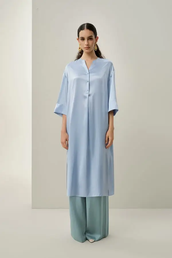 Donna Elegante Tunica in Seta Stretch Morbida con Scollo a V Blu Polveroso