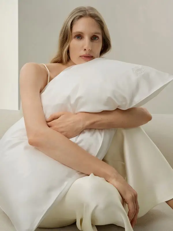 Federa Ricamata Donna in Seta Lavabile Elegante 50x75cm Bianco Naturale