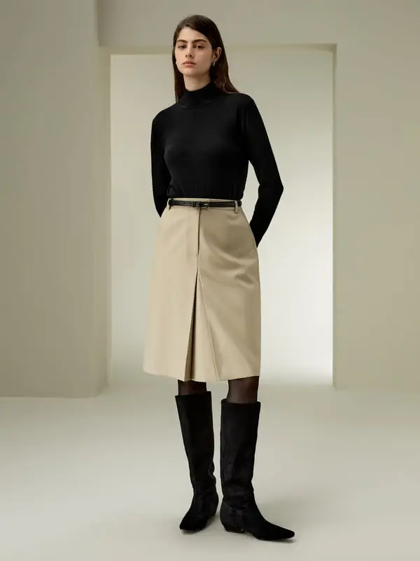 Gonna a Pannelli in Lana e Seta Mandorla - Elegante e Lavabile, Taglio a Linea