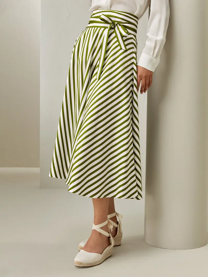 Gonna In Seta Lunga Gessato Verde Classico Motivo A Righe 100% Twill Di Seta Eleganza Senza Tempo E Stile Sofisticato