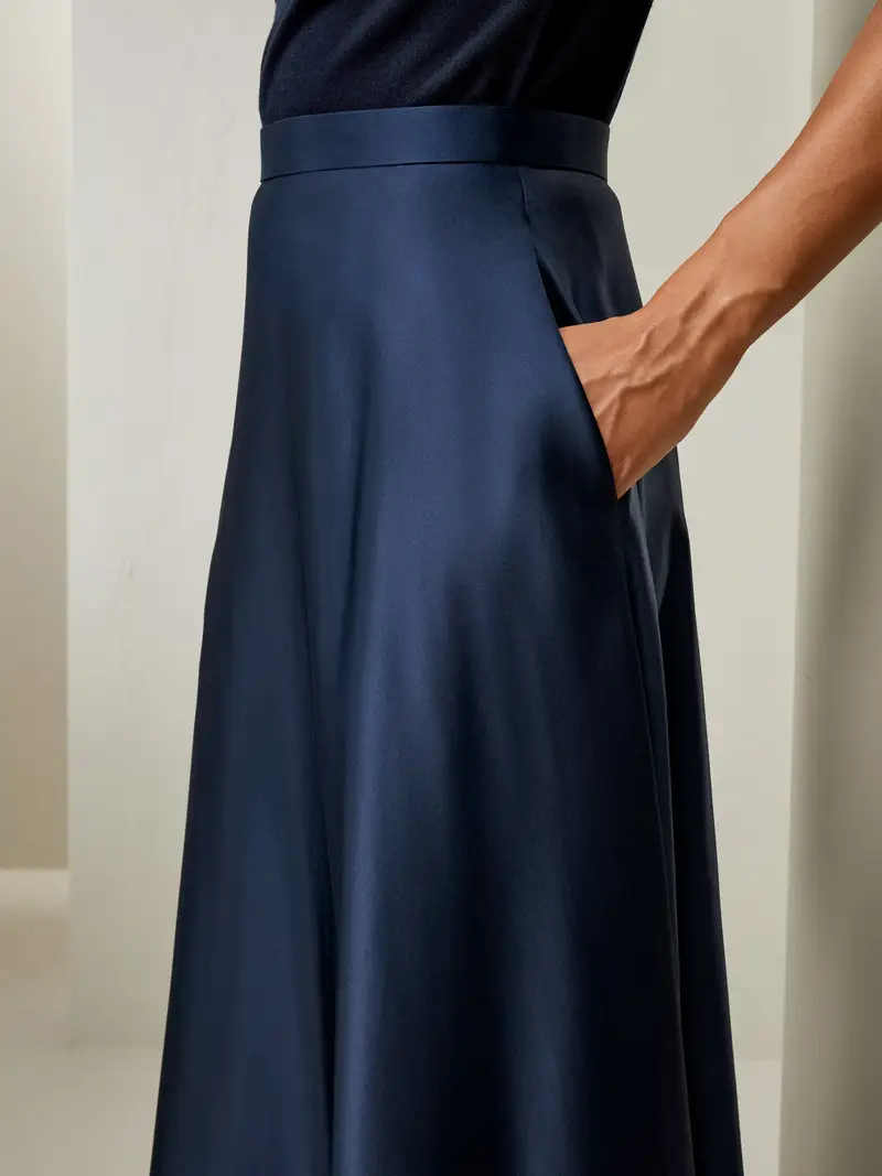 Gonne Seta Blu-Marino Tasche Nascoste Nelle Cuciture Laterali 100% Pura Seta Sentirsi Eleganti E Sicuri Di Sé In Ogni Occasione