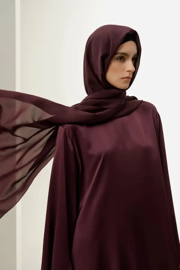 Hijab Donna in Chiffon di Seta Elegante Morbido Velo Islamico Pinot Nero 60x90cm