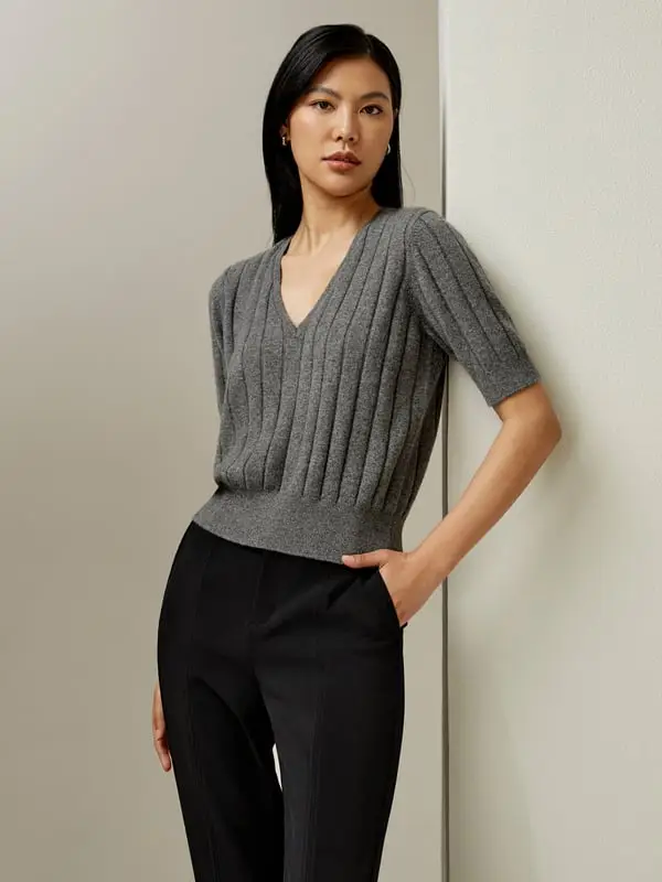 Maglia Cashmere Scollo a V Grigio Medio - Morbida ed Elegante per Tutte le Stagioni