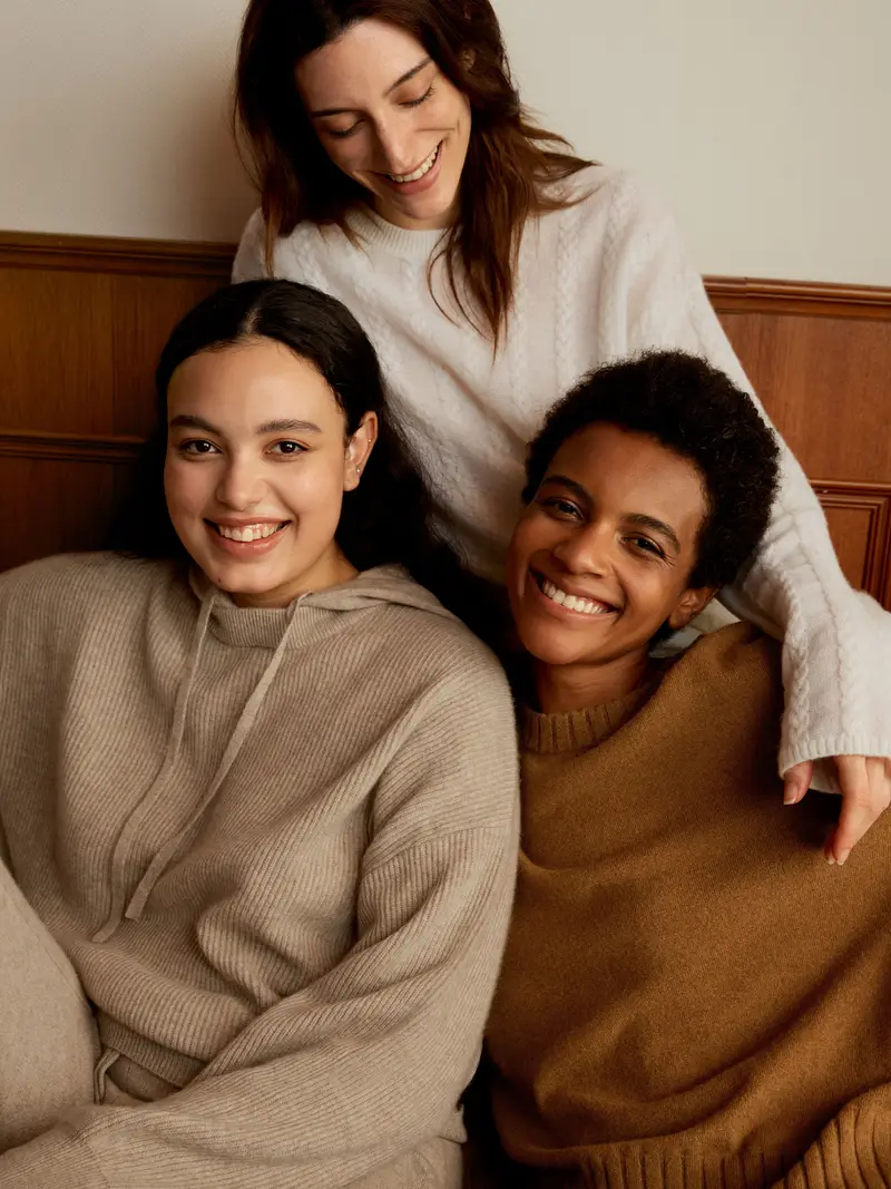 Maglioni Cashmere Donna Beige Cappuccio Staccabile Con Bottoni 100% Cashmere Sovradimensionato E Confortevole