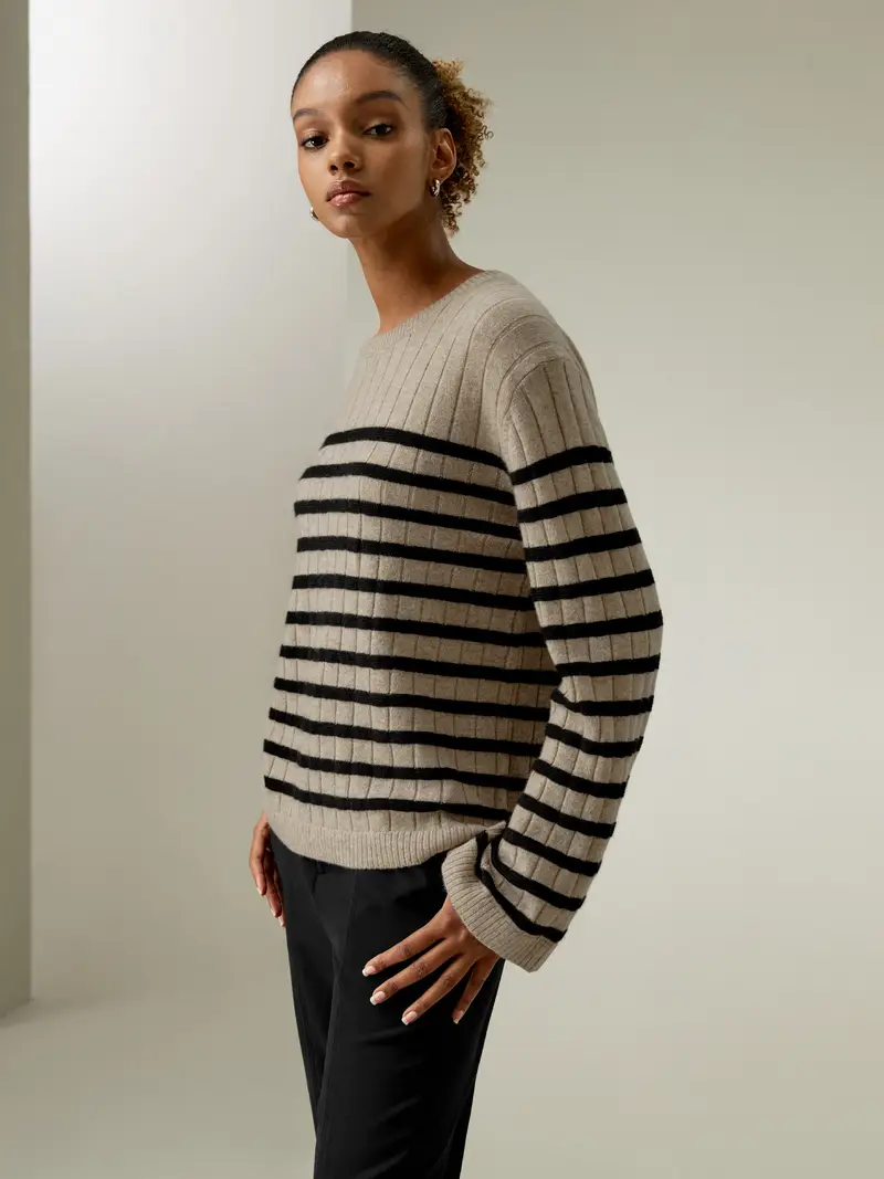Maglioni Cashmere Stile A Righecashmere Cashmere Stile Moderno E Femminilità Classica Morbida Cammello Con Strisce Nere