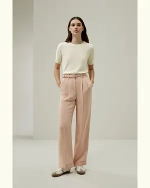 Pantaloni Di Seta Eleganti Silhouette A Gamba Drittatessuto In Seta Premium Tessuto In Seta Premium Design A Vita Media Mahonie Roos