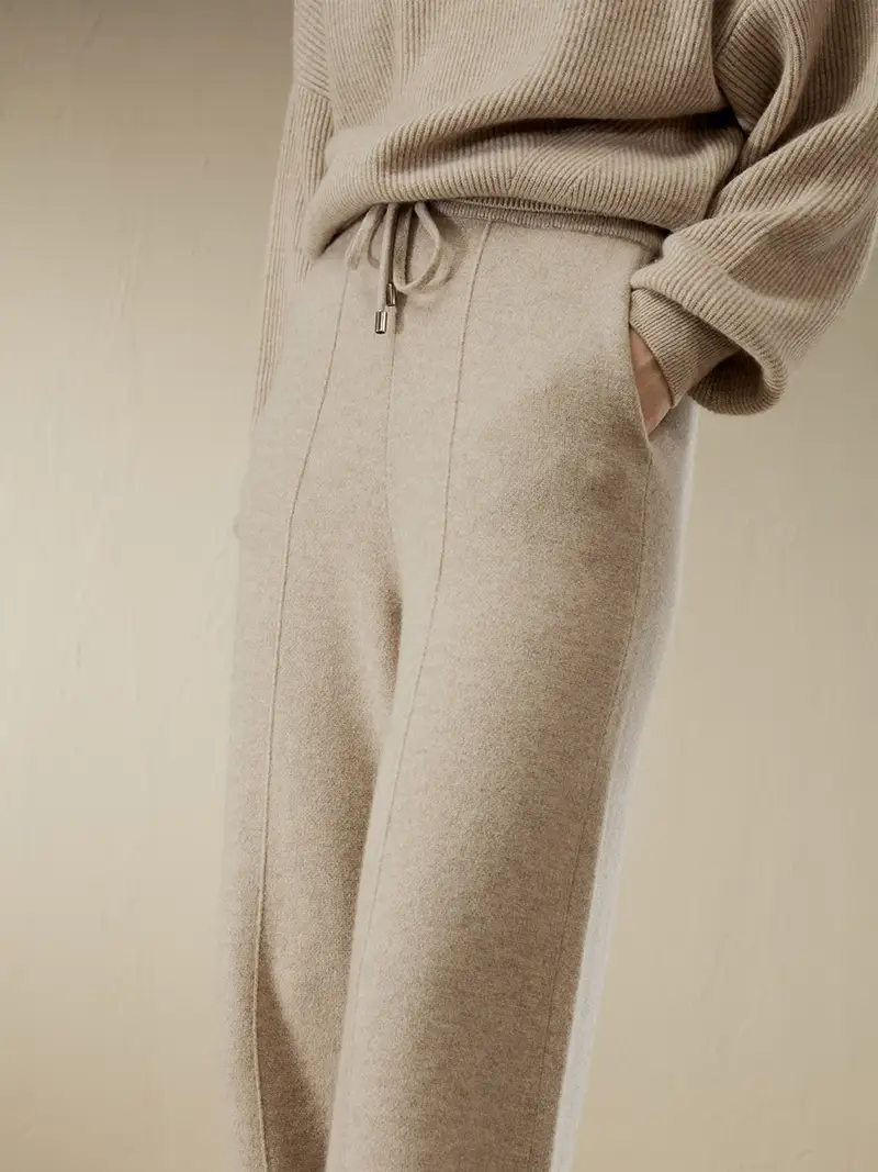 Pantaloni In Cashmere Beige Stile Pull-On, Vestibilità Regolare 100% Cashmere Privo Di Sostanze Chimiche Nocive