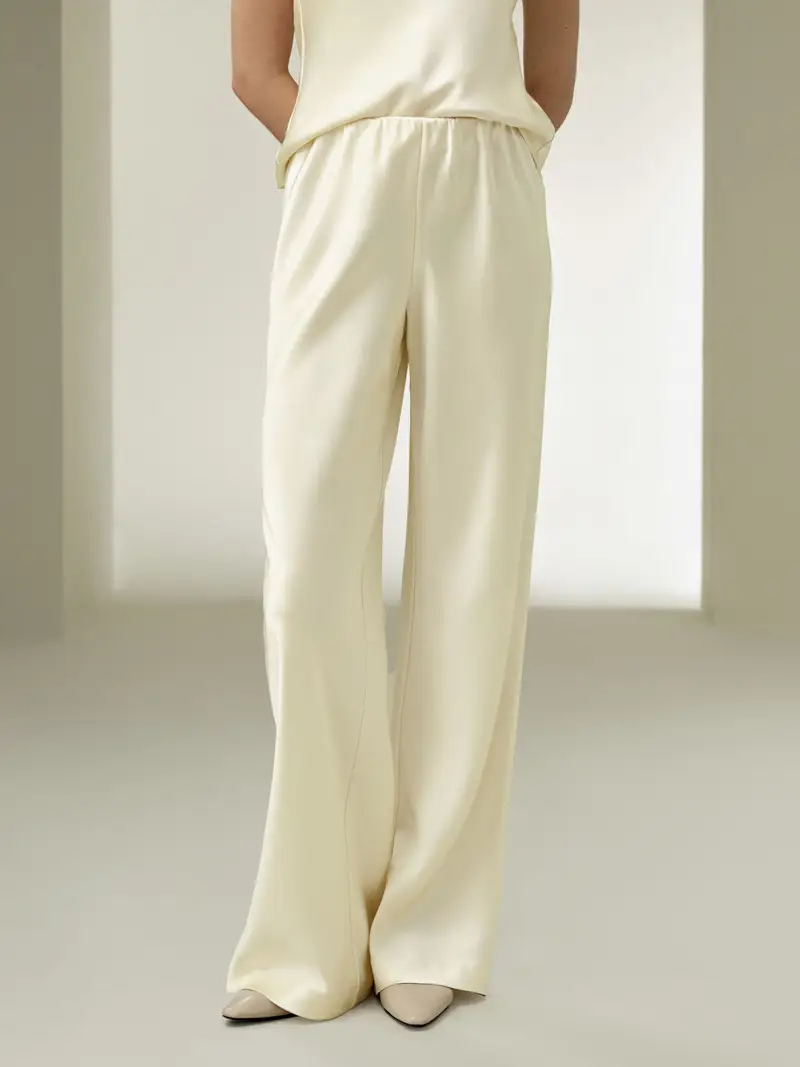 Pantaloni In Seta Elastico In Vitafungo Gelso 100%. Fungo Gelso 100%. Disponibile In Giglio Bianco Piccola