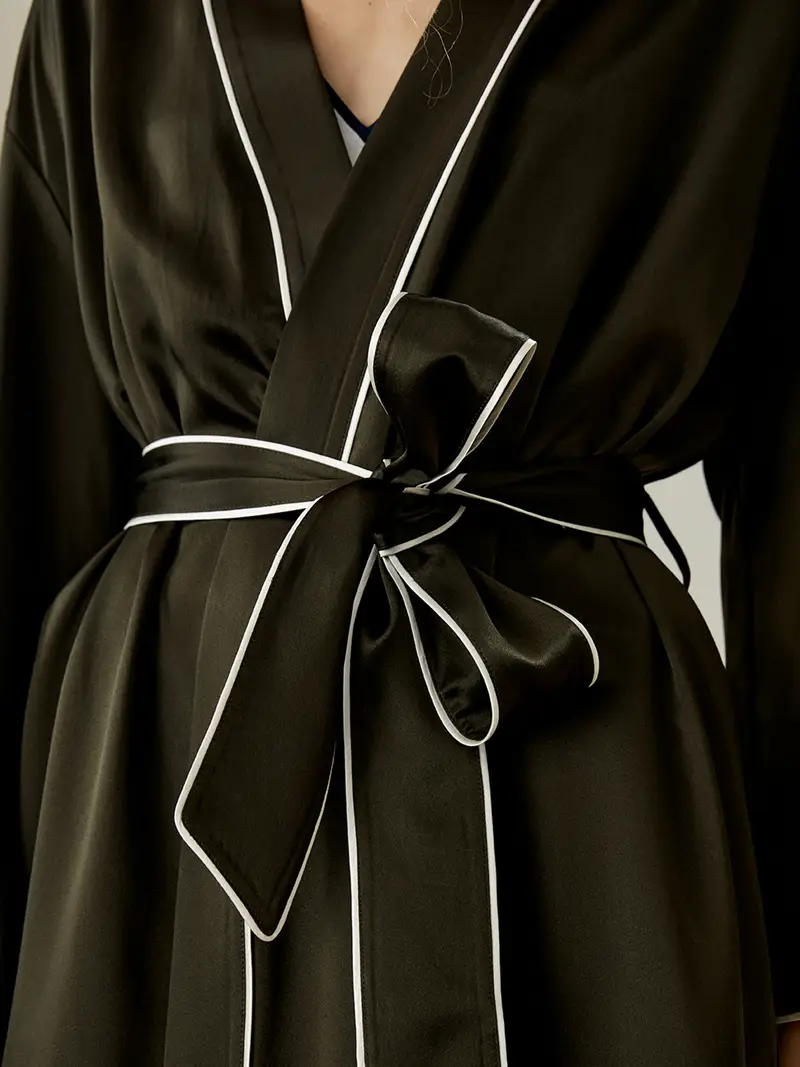 Pigiama Di Seta Donna Colore Olivastro 100 Pura Seta Trattiene L'Umidità Brillante Seta Lavabile Naturalmente Antibatterico Oliva