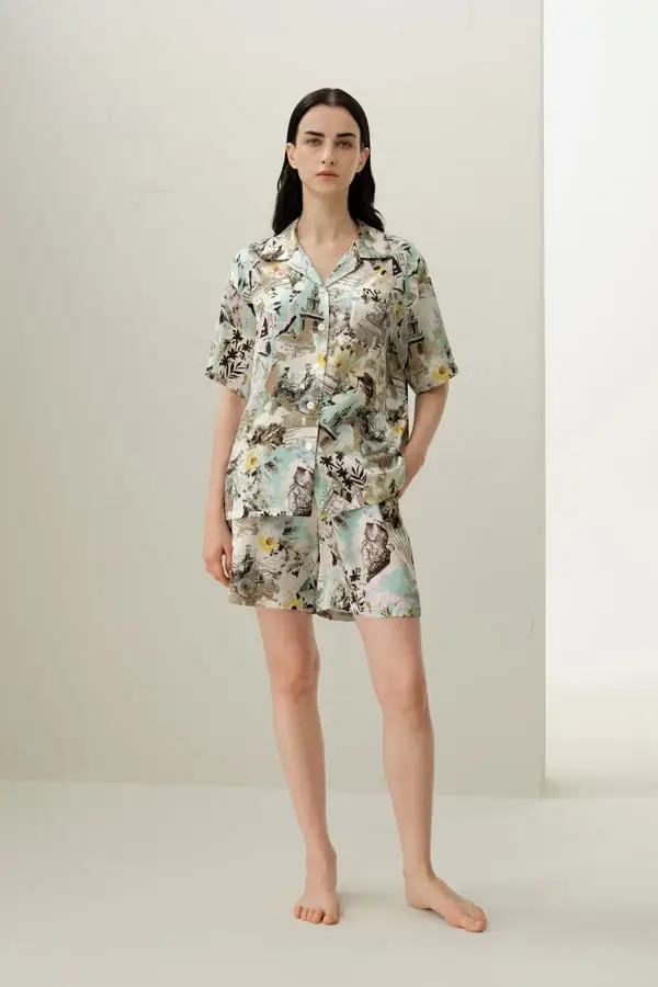 Pigiama Seta Corto Acquario - Stampa Zodiacale Celeste, Raso Lussuoso, Comfort Elegante