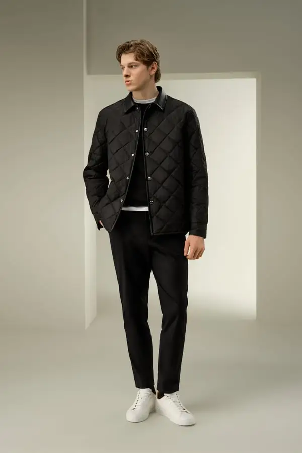 Piumino da Donna in Pura Seta Trapuntato Idrorepellente Elegante Nero