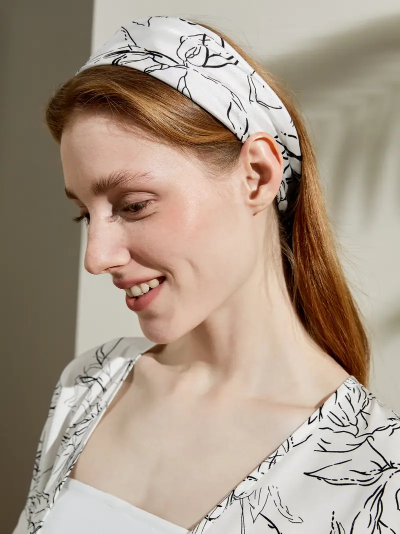 Sciarpa Quadrata In Seta Motivo Floreale Elegante Stampa Floreale 100% Seta Naturale Privo Di Sostanze Chimiche Nocive x 60cm