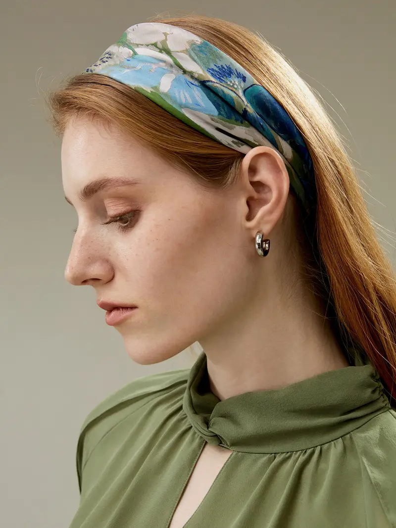 Sciarpa Quadrata In Seta Motivo Floreale Luminoso, Fresco E Vivace 100% Pura Seta Rispettoso Della Pelle E Traspirante x 60cm