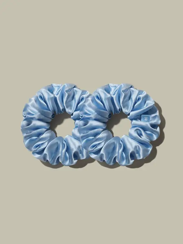 Set 2 Elastici Capelli Seta Blu Ghiaccio - Morbidi, Anti-crespo, Eleganti Scrunchie per Coda e Polso