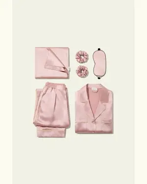Set Regalo Di Sonno In Seta Di Lusso - Pigiama In Seta Lussuoso, Cuscino E Accessori. Rosa Rosato