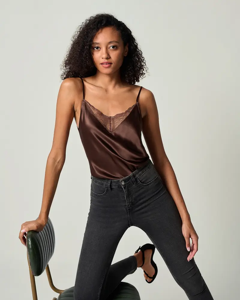 Sottogiacca Seta Donna Caffè Scollo A V Con Pizzo 100% Seta Di Gelso Si Adatta Perfettamente Alla Vita Quotidiana Caffè