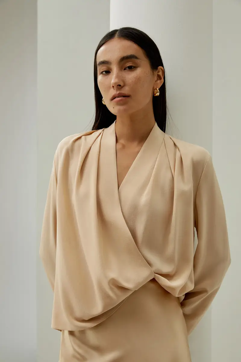 Top Di Seta A Maniche Lunghe Leggera Ma Resistente100% Seta 100% Seta Vestibilità Comoda Oro Pallido