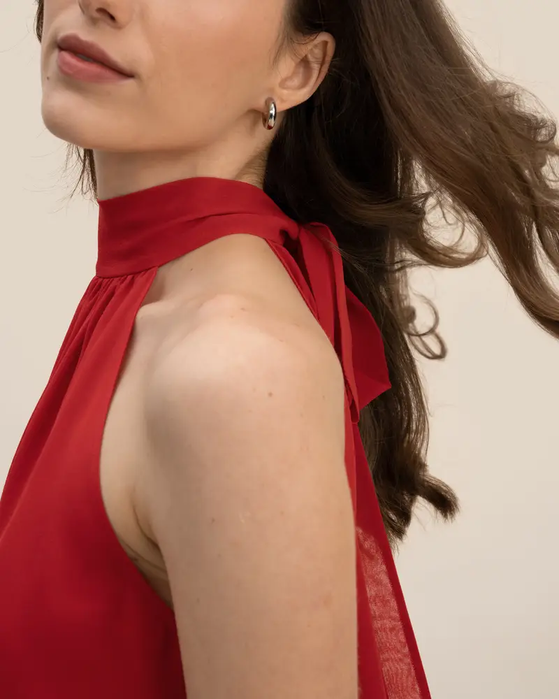 Top Di Seta Eleganti Rosso Melograno Collo All'Americana, Vestibilità Morbida 100% Seta Naturale Dermocompatibile E Traspirante