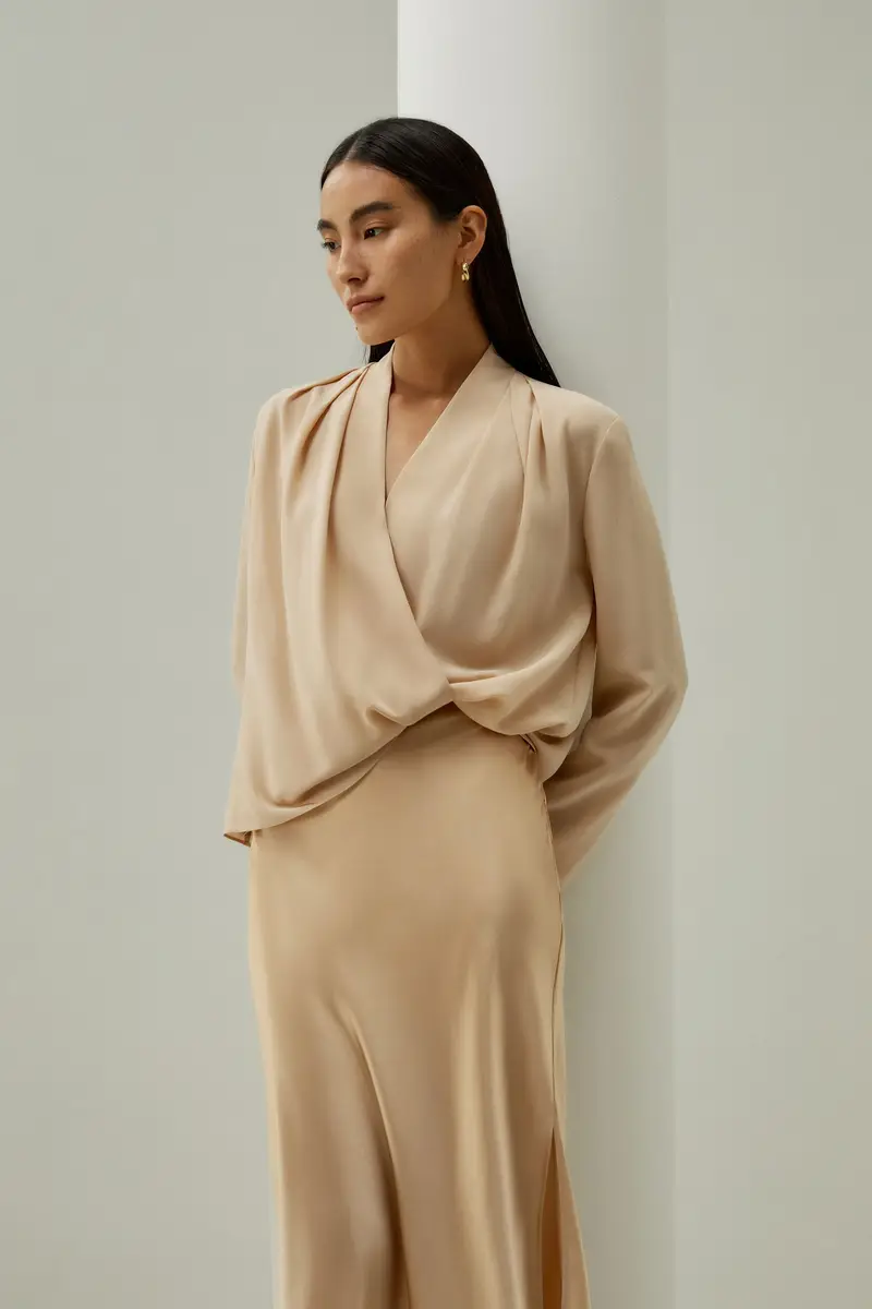 Top In Seta A Maniche Lunghe Adatto A Molteplici Occasioni100% Seta 100% Seta Scollatura A V Profonda Oro Pallido