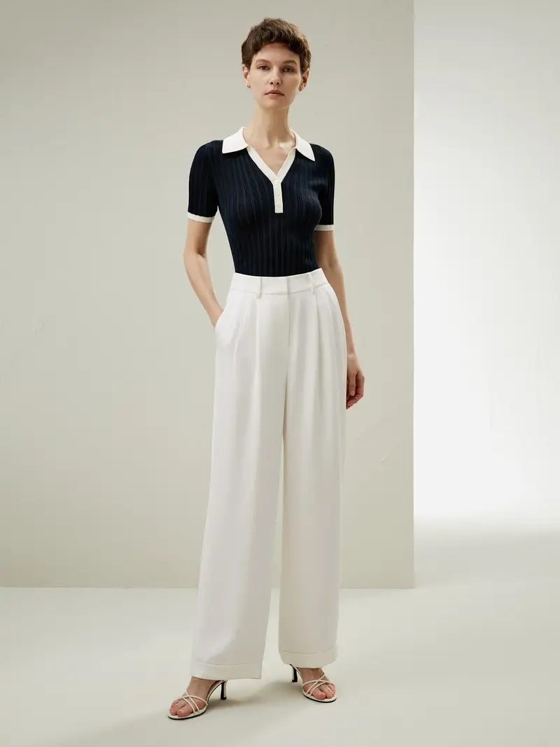 Top In Seta Blu-Marino Profili A Contrasto, Forma Aderente 100% Pura Seta Un Tocco Di Eleganza Nella Vostra Vita