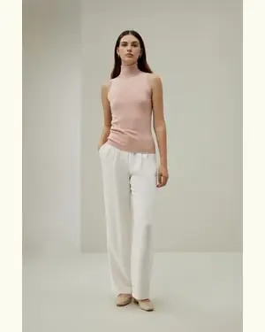 Top Senza Maniche Design A Dolcevitafungo Gelso 100%. Fungo Gelso 100%. Vestibilità Aderente Rosa