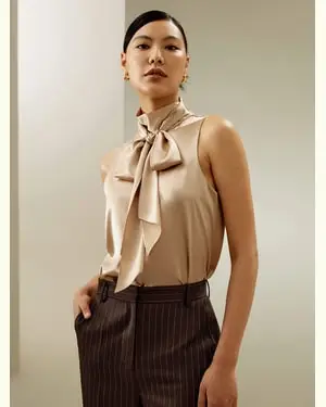 Top Senza Maniche Stile Elegante100% Seta 100% Seta Disponibile In Cammello Chiaro Petite