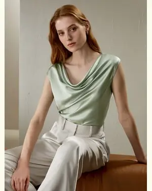 Top Senza Maniche Vestibilità Regolarepura Seta Pura Seta Disponibile In Verde Acqua Piccola