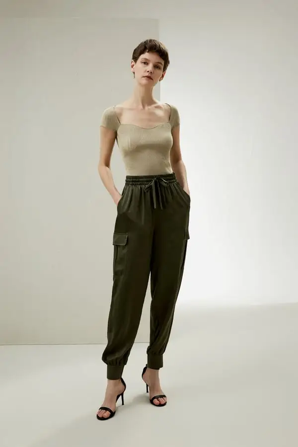 Top Seta a Coste Scollo a Cuore Albicocca Chiara - Morbido, Elastico e Lavabile in Lavatrice