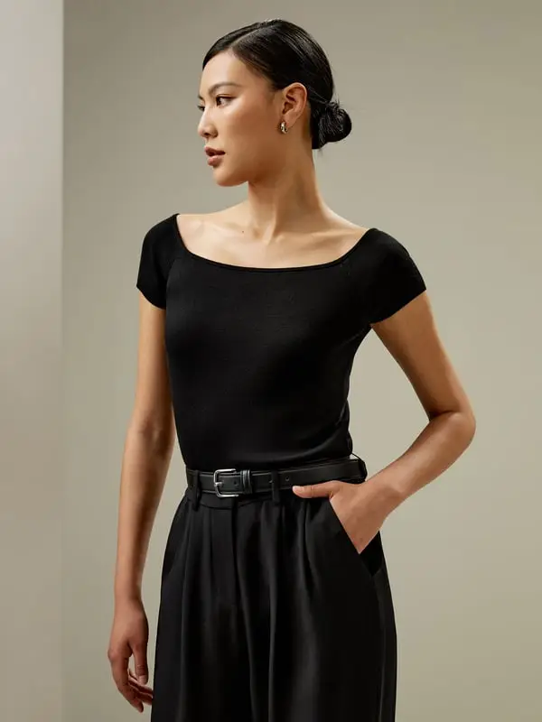 Top Seta Maglia Off-Shouldersenza Manichescollatura Elastica Arrotondata100% Seta 100% Seta Vestibilità Slim Morbida Nero