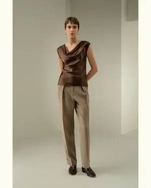 Top Slim Fit Senza Femmina Maniche A Bretelle Seta Di Gelso Confort Di Lusso E Vestibilità Fluid Per Le Persone Allergiche Cioccolato