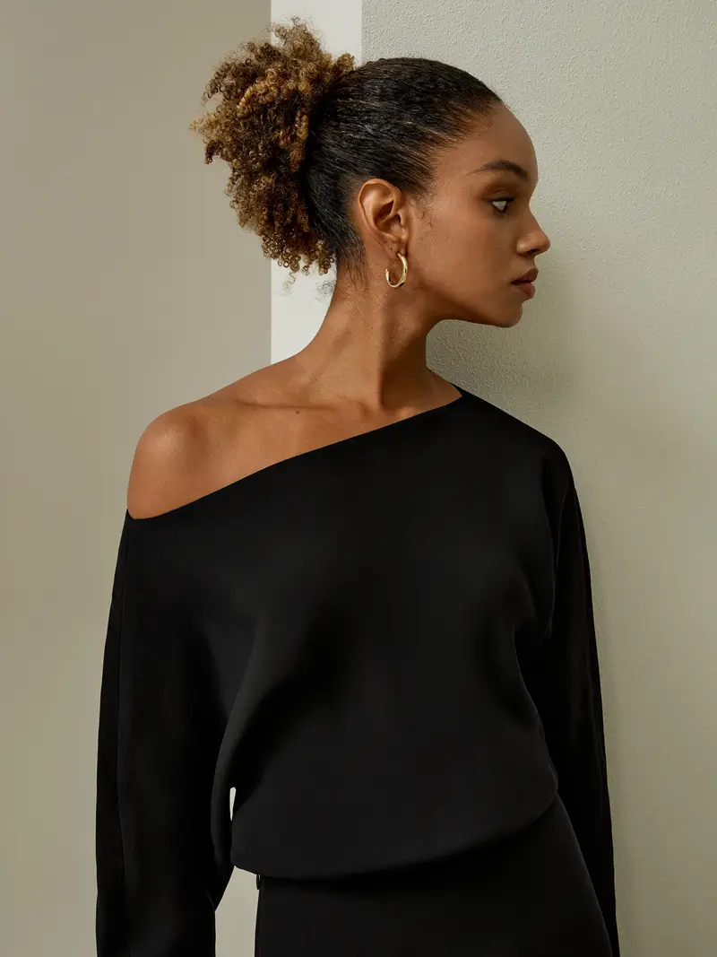 Vestito Di Seta Scollo Regolabilemaniche Lunghecrêpe De Chine Di Seta Essenziale Per Le Serate E Le Feste Nero