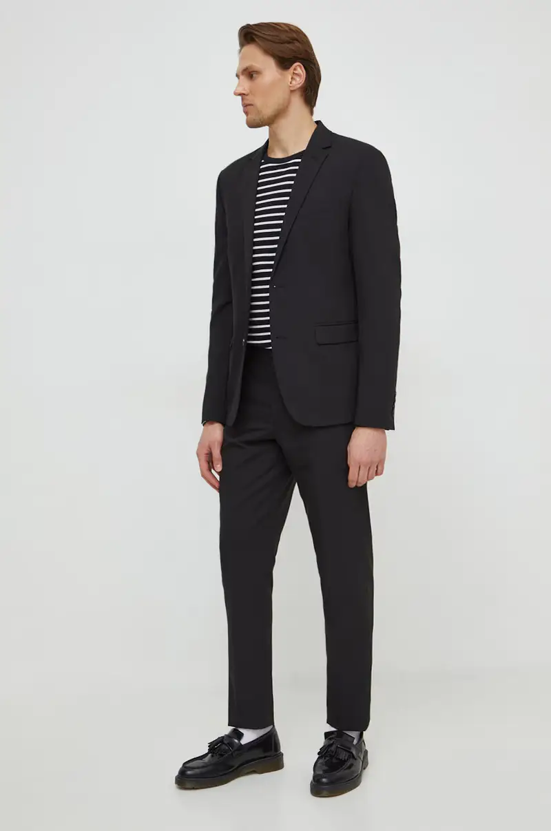 vestito uomo colore nero