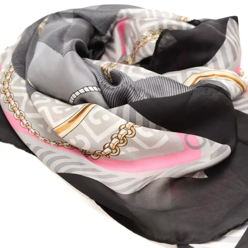 foulard da donna con stampa a fantasia con gioielli e catene nero miniatura 2